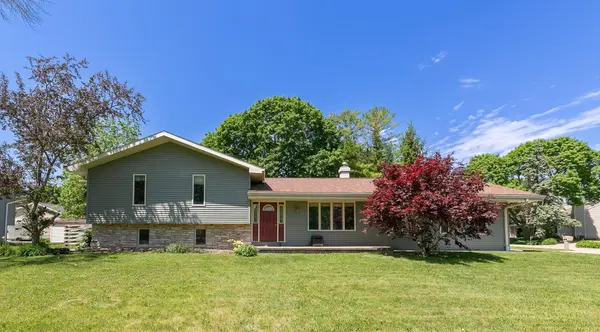 456 PLEASANT CT, Neenah, WI 54956