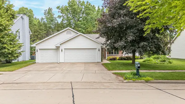 1424 E KEYSTONE LN, Appleton, WI 54913