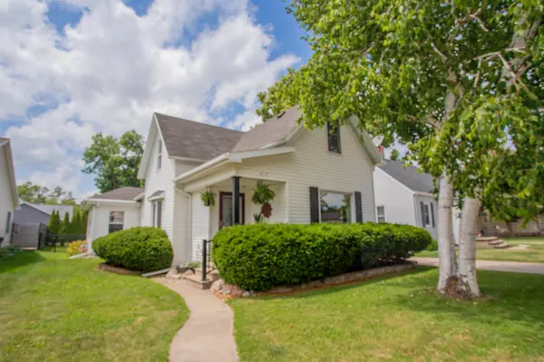 817 DOVE ST, Oshkosh, WI 54901
