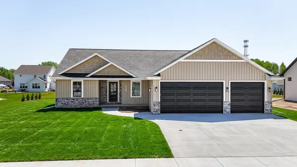 W5845 ROUNDSTONE PL,  Menasha,  WI 54952