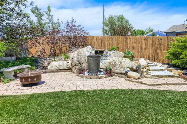 805 Waxberry CT, Loveland, CO 80538