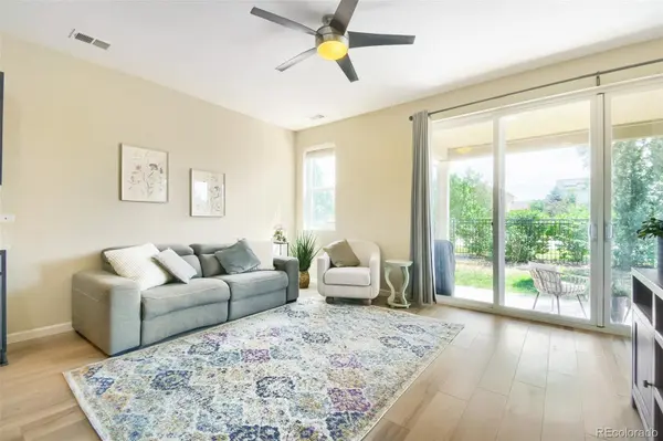 230 S Langdale CT, Aurora, CO 80018