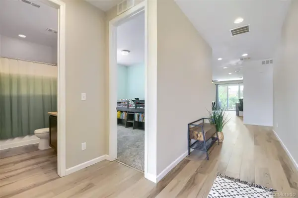 230 S Langdale CT, Aurora, CO 80018