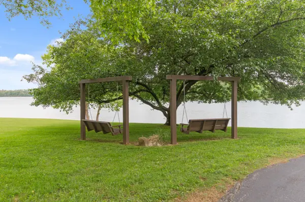 100 Acree Ln, Estill Springs, TN 37330