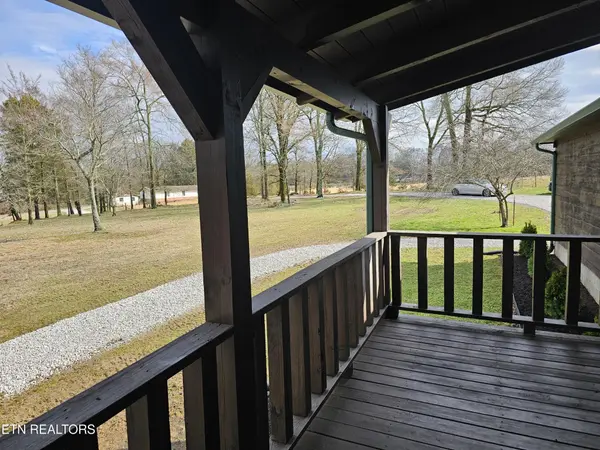 371 Plaza Drive, Madisonville, TN 37354