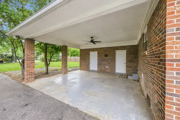 169 Dixie St, Lexington, TN 38351