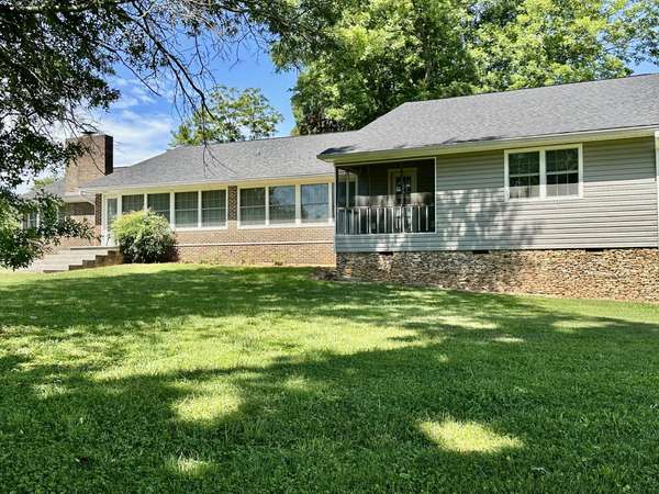 991 Highway 39 #E, Englewood, TN 37329