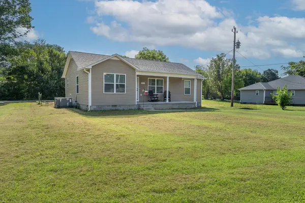 527 W 4th Ave, Hohenwald, TN 38462