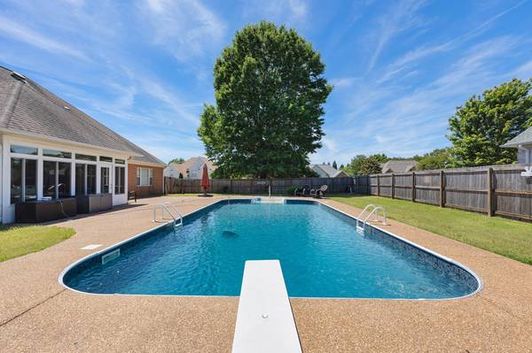 9 Barrymore Cv, Jackson, TN 38305