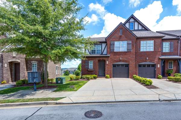2040 Bungalow Dr, Thompsons Station, TN 37179