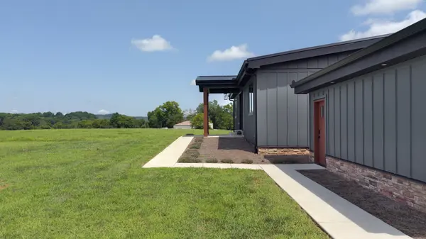303 S Dry Fork Rd, Gallatin, TN 37066