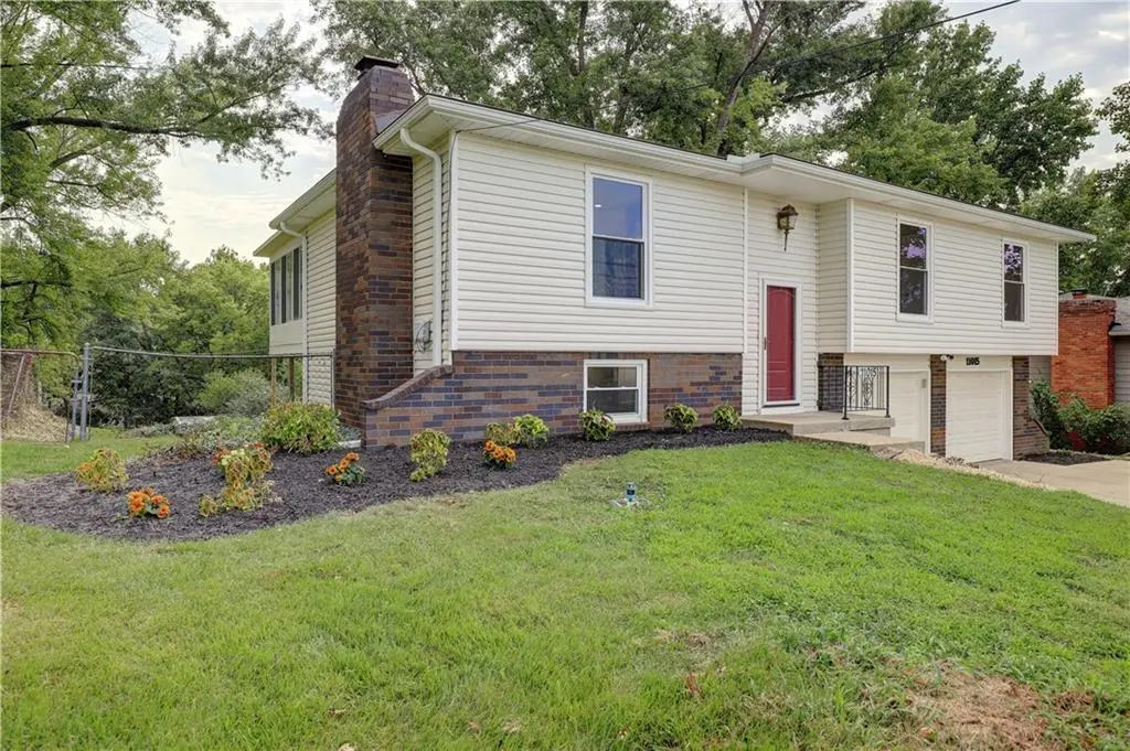 11015 Crooked RD, Kansas City, MO 64152