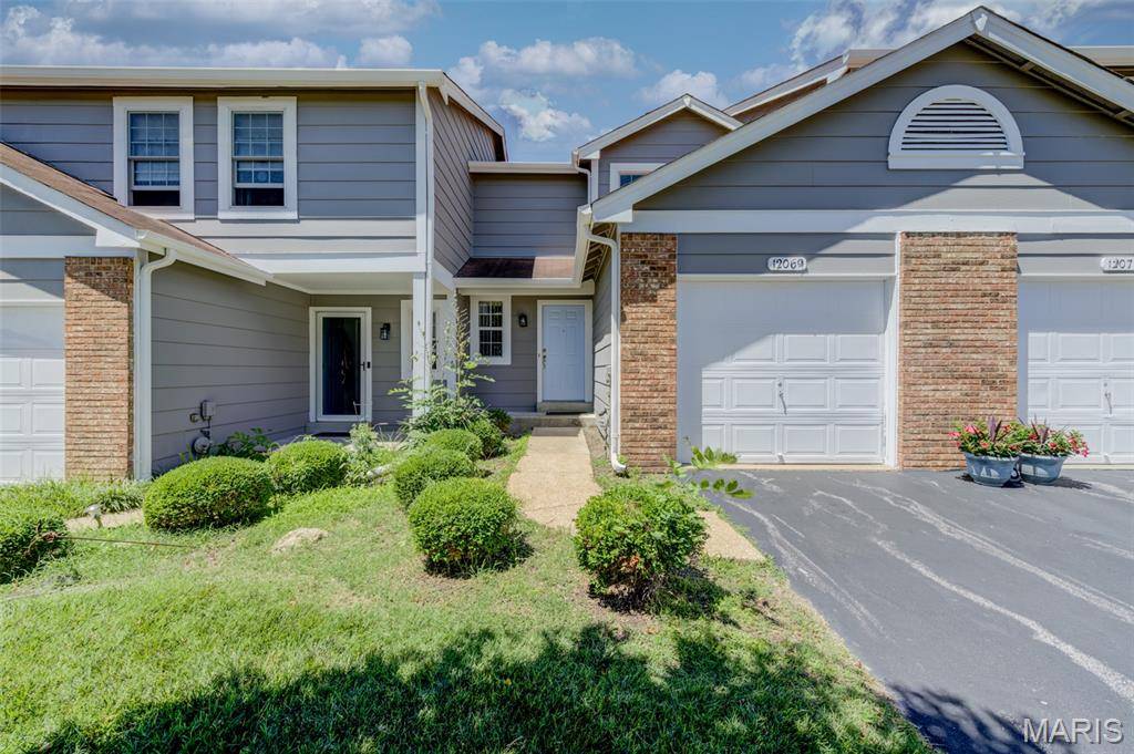 12069 Autumn Lakes DR, Maryland Heights, MO 63043