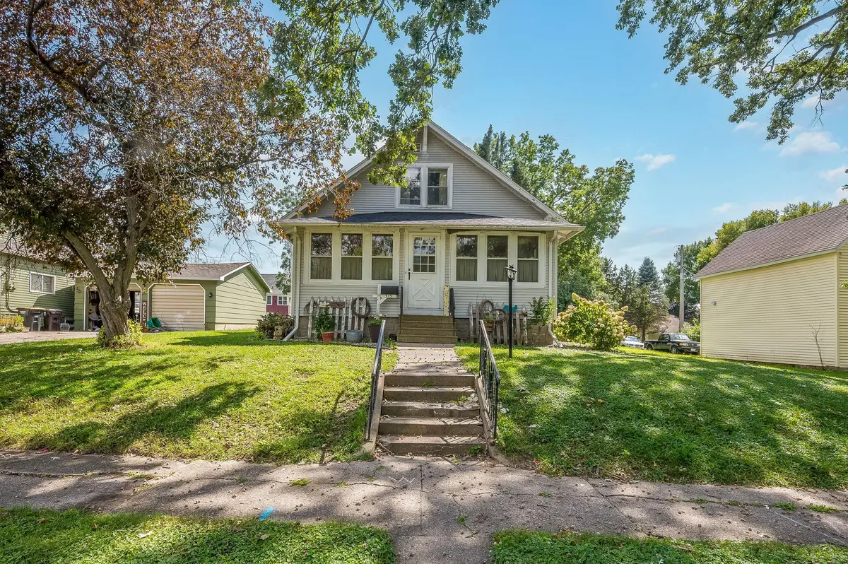 315 W 6th ST, Blue Earth, MN 56013