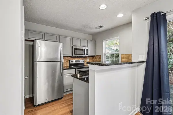 1825 Birch Heights CT, Charlotte, NC 28213