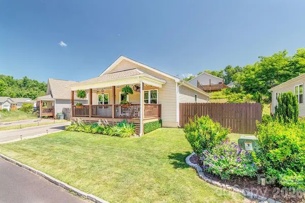 40 Quinn Hill LN, Mars Hill, NC 28754
