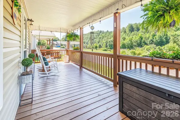40 Quinn Hill LN, Mars Hill, NC 28754