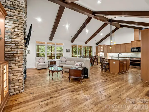 240 Persimmon Hill DR, Columbus, NC 28722