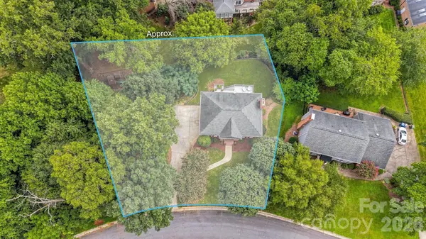 354 41st Avenue PL NW, Hickory, NC 28601