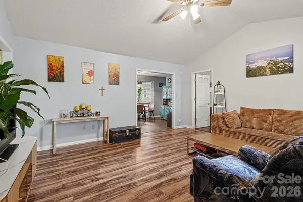 1209 S Juniper ST, Kannapolis, NC 28081