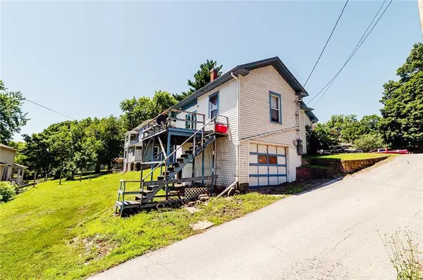 708 N 5th ST, Atchison, KS 66002