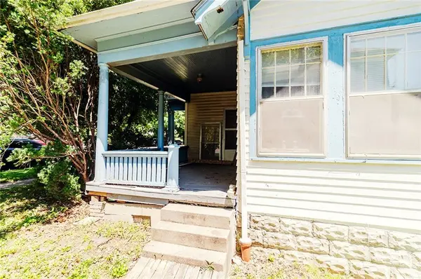 708 N 5th ST, Atchison, KS 66002