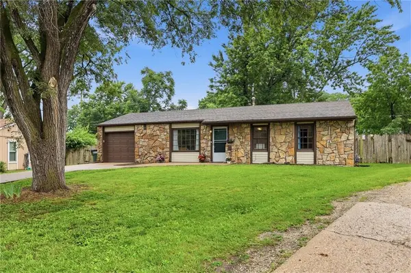 1825 Brook ST, Lawrence, KS 66044