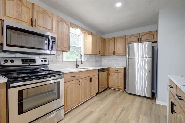 11015 Crooked RD, Kansas City, MO 64152