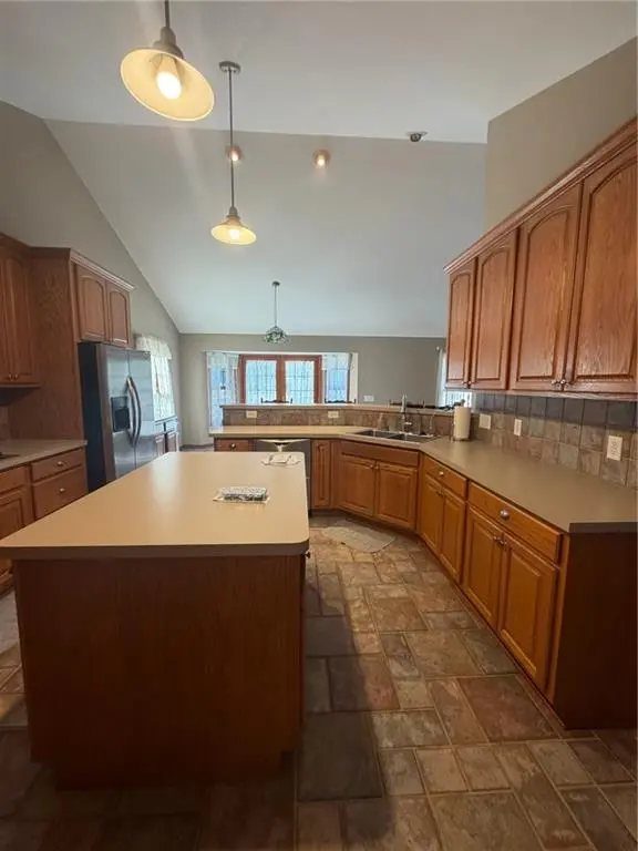 1313 SE Moore RD, St Joseph, MO 64504