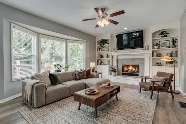 6624 W 149TH ST, Overland Park, KS 66223