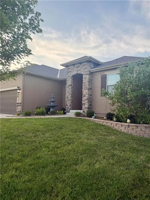 19430 W 200th TER, Spring Hill, KS 66083