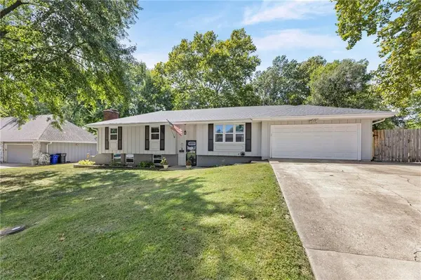 12712 Crystal AVE, Grandview, MO 64030