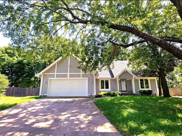 11827 Slater ST, Overland Park, KS 66210