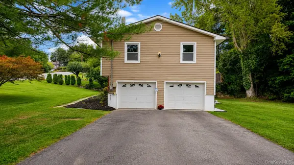 60 Sutton Park RD, Poughkeepsie, NY 12603