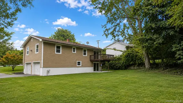 60 Sutton Park RD, Poughkeepsie, NY 12603