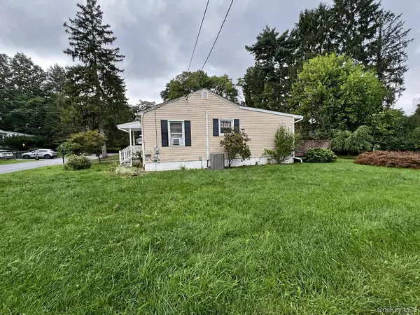 29 Madison AVE, Hyde Park, NY 12538