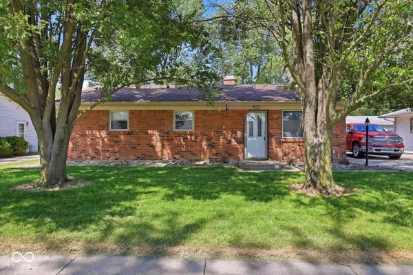 1126 Crestmoor DR, Shelbyville, IN 46176