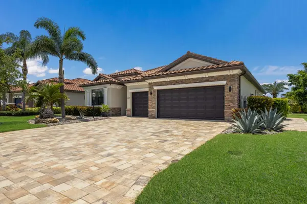 13616 SAW PALM CREEK TRL, Lakewood Ranch, FL 34211