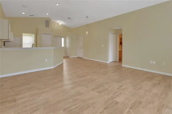 210 PINE BLUFF AVE #210, Deland, FL 32724