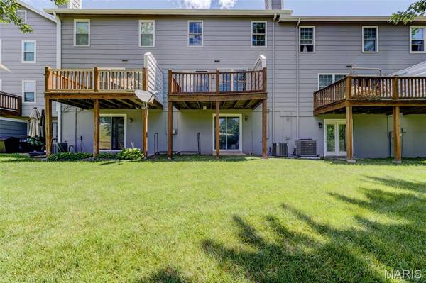 12069 Autumn Lakes DR, Maryland Heights, MO 63043