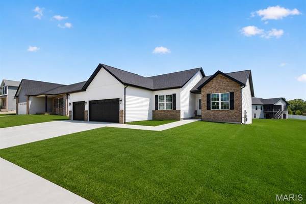 1227 Ole Town Bridge DR, O'fallon, IL 62269