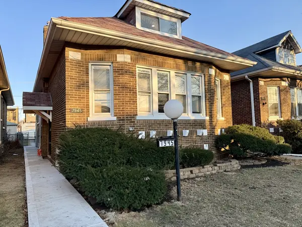 7945 S Perry AVE, Chicago, IL 60620
