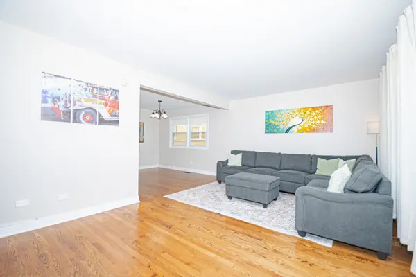 7942 W ADDISON ST #1, Chicago, IL 60634