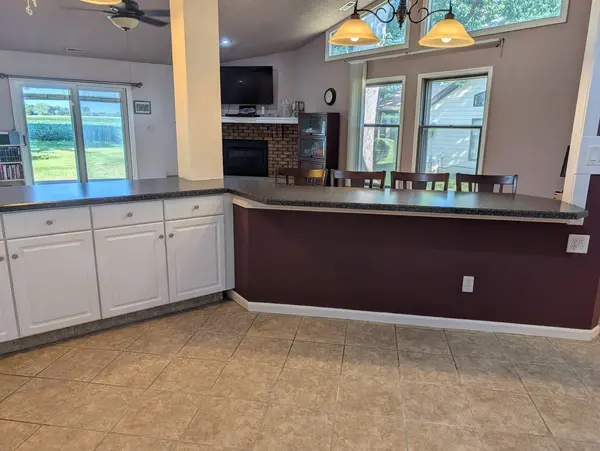 1016 Baxter LN #1, Freeport, IL 61032