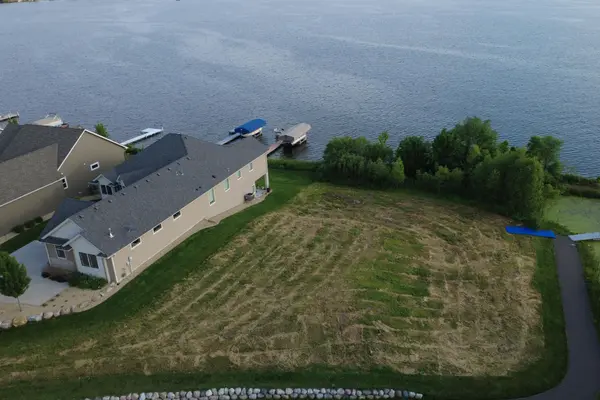 7196 Lavalle DR, Hugo, MN 55038