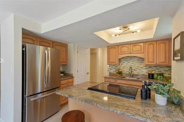 3044 S Macon CIR, Aurora, CO 80014