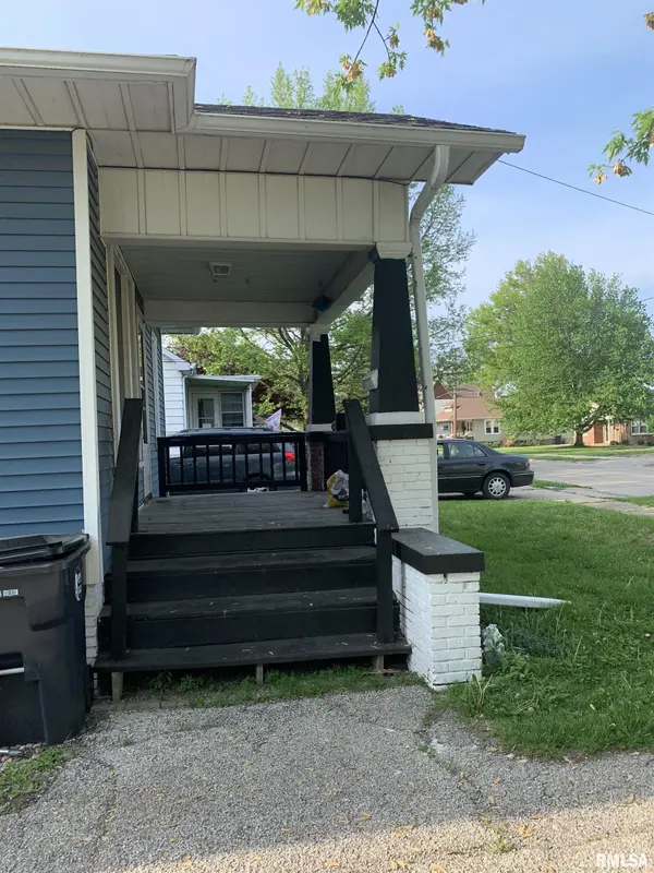 236 N 5TH AVE, Canton, IL 61520