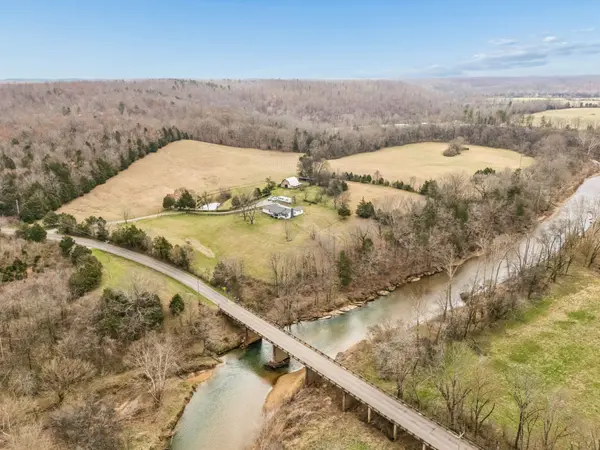 6200 Pinewood Rd, Nunnelly, TN 37137