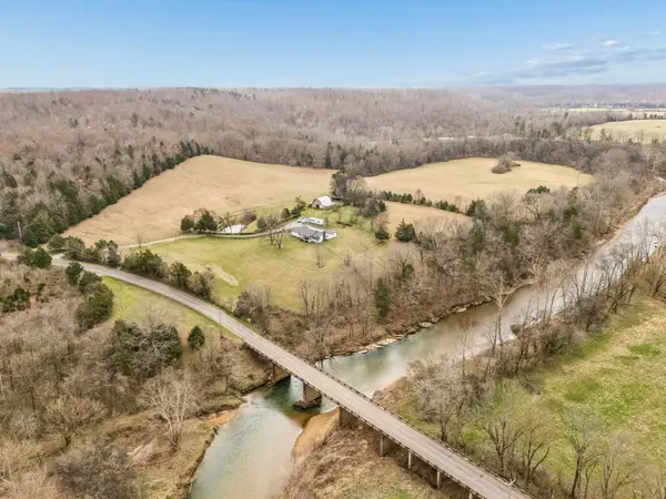 6200 Pinewood Rd, Nunnelly, TN 37137