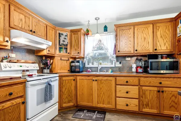 413 Osage ST, Carbondale, KS 66414